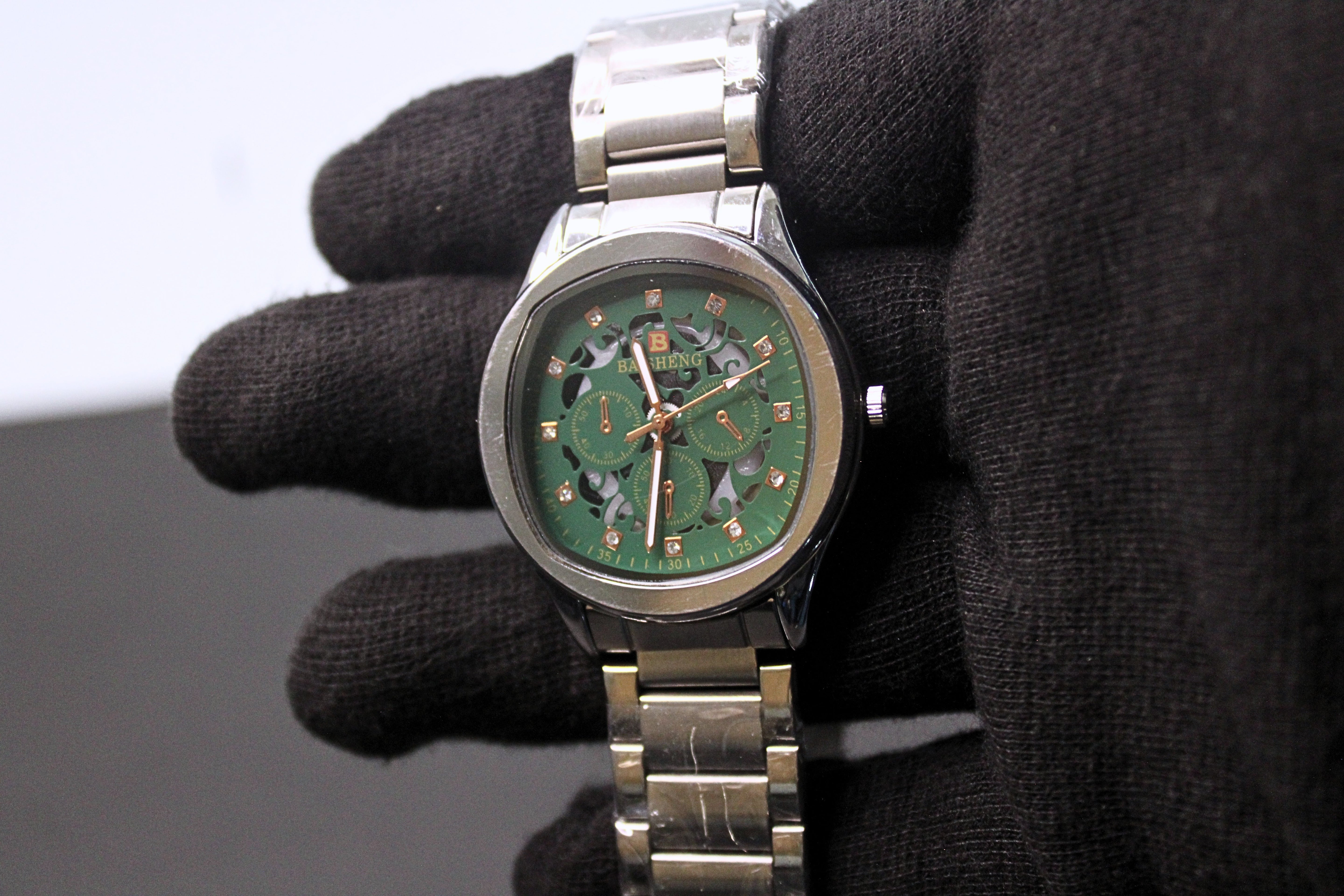 Mini Focus Silver Stainless Steel Chronograph Watch for Men – Green Dial, Quartz Movement, Luxury Design