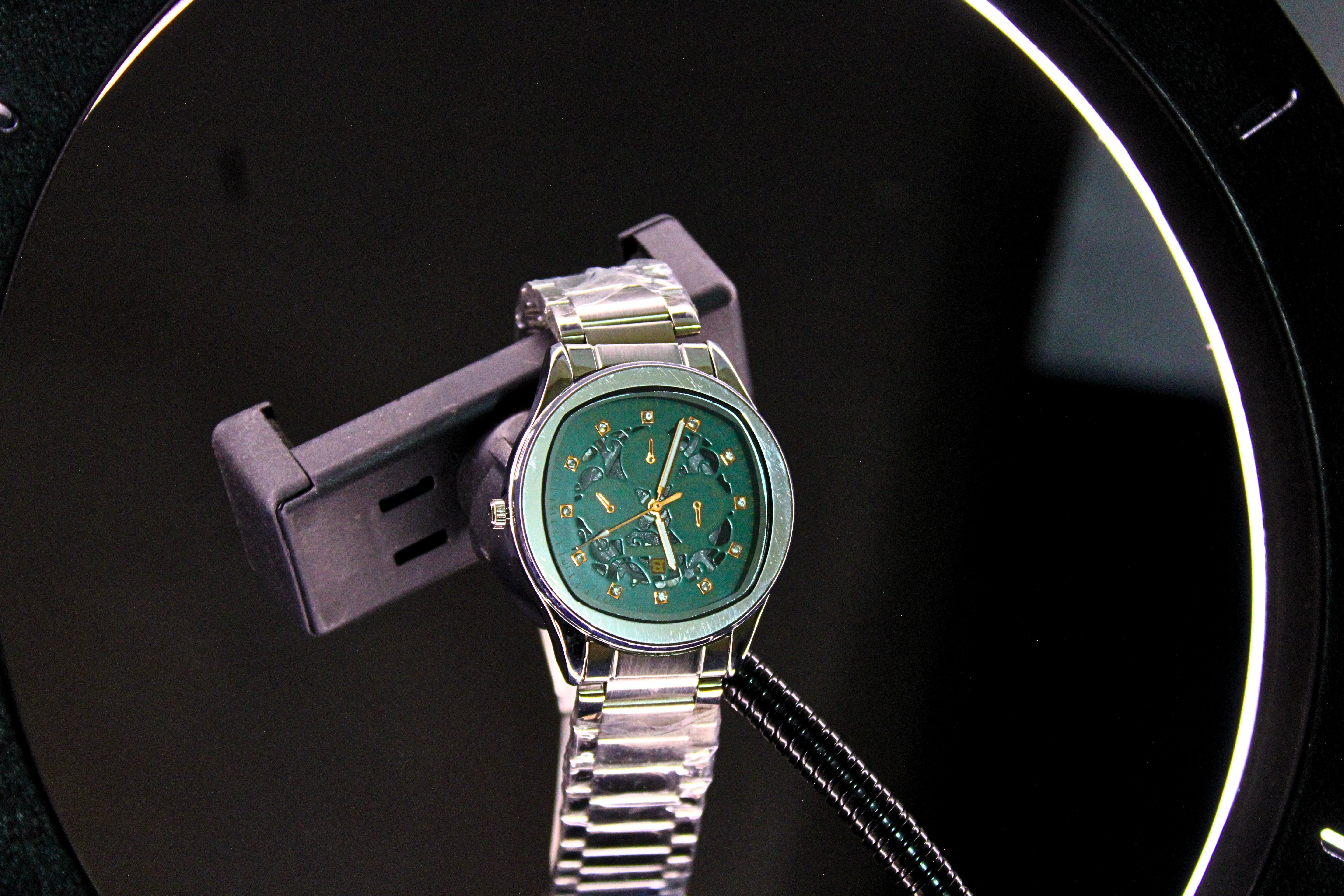 Mini Focus Silver Stainless Steel Chronograph Watch for Men – Green Dial, Quartz Movement, Luxury Design
