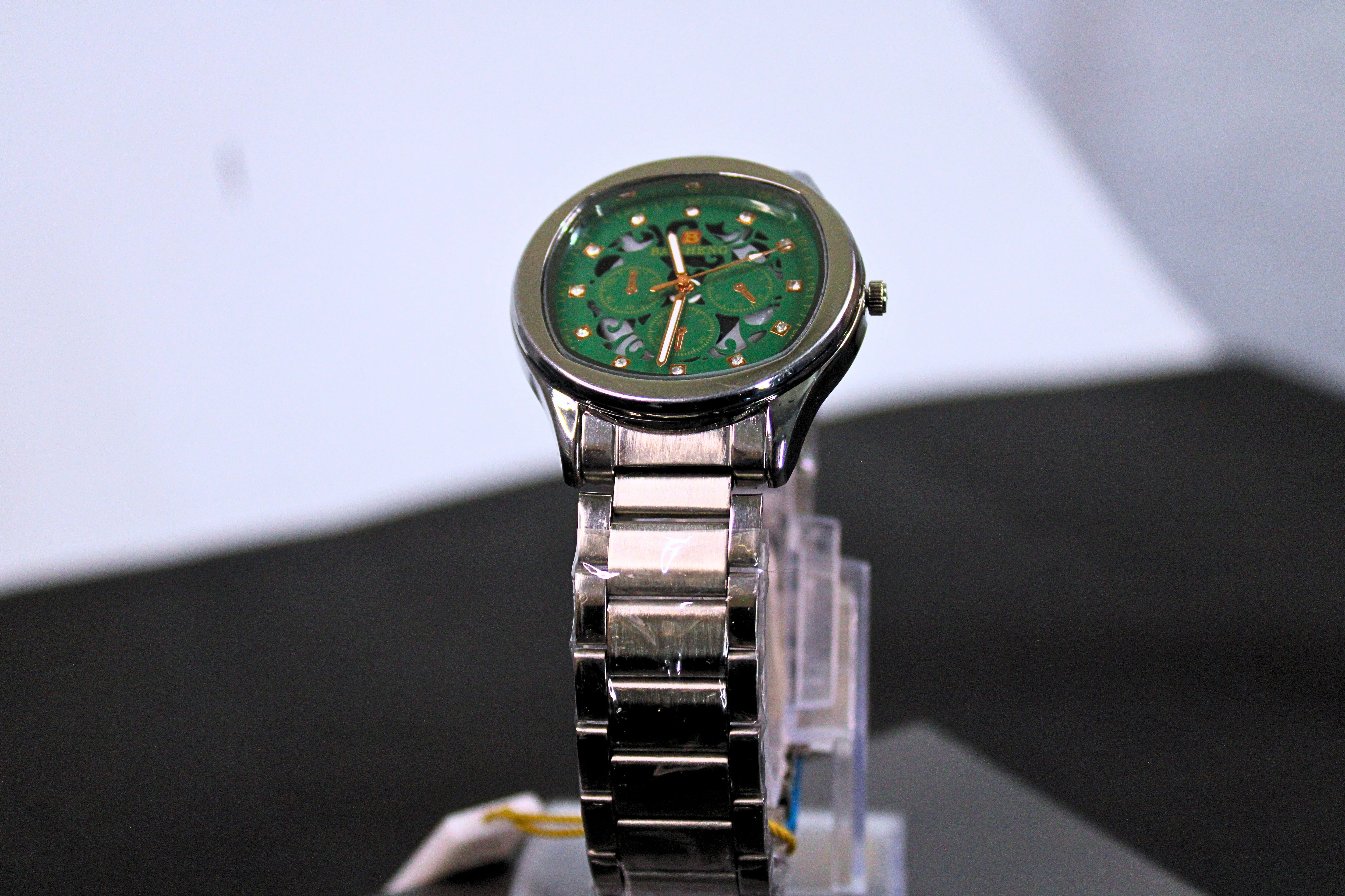 Mini Focus Silver Stainless Steel Chronograph Watch for Men – Green Dial, Quartz Movement, Luxury Design