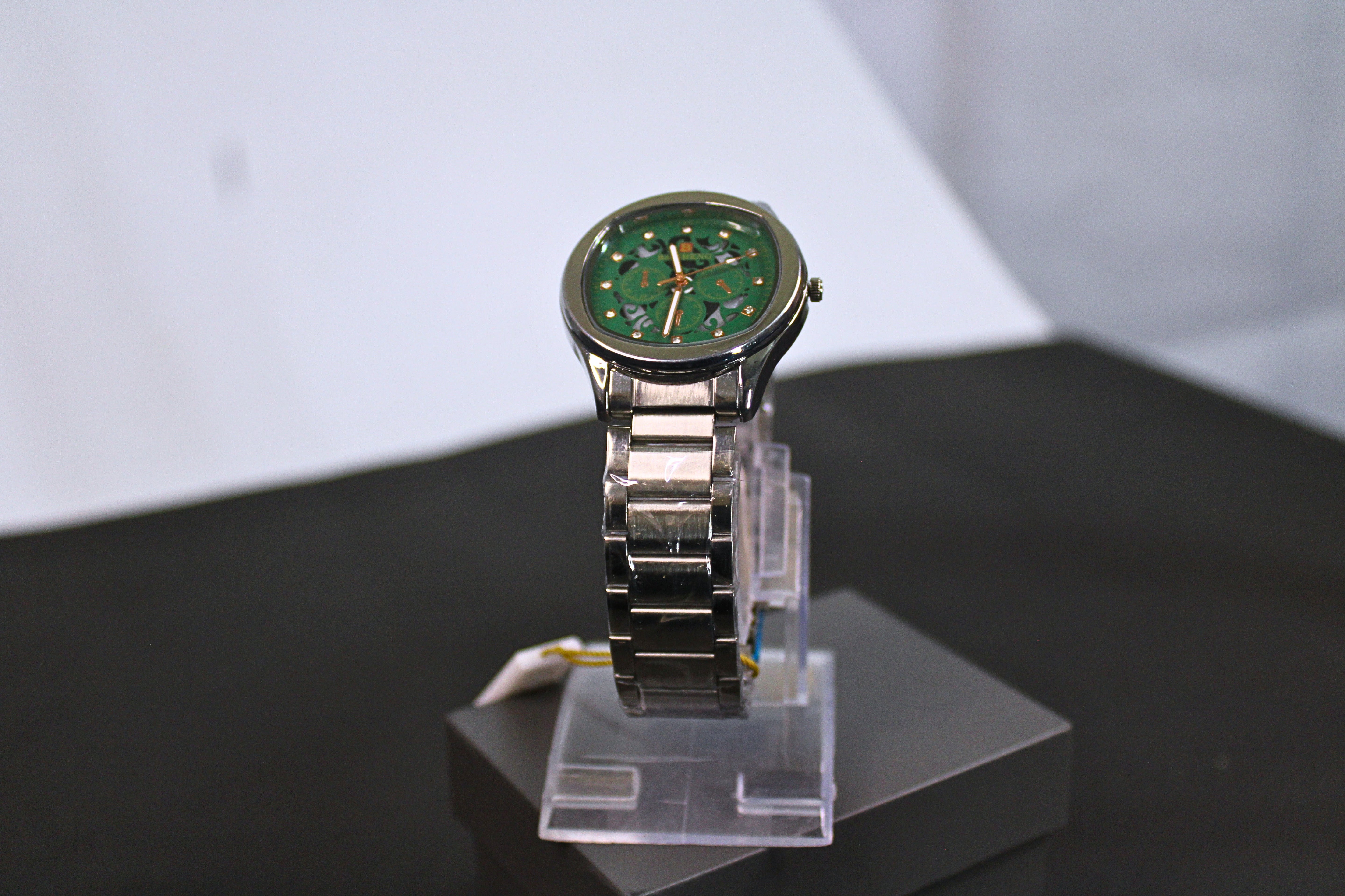 Mini Focus Silver Stainless Steel Chronograph Watch for Men – Green Dial, Quartz Movement, Luxury Design